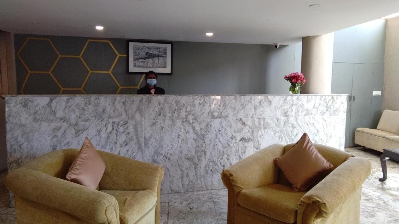 Mango Hill Central 乌提 外观 照片